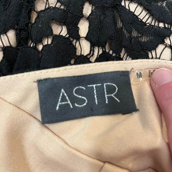 ASTR Black High Neck Sleeveless Sexy Lace Mini Dress Black and Beige Size Medium - Picture 7 of 9